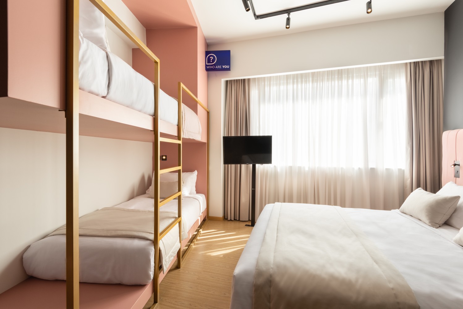 COLORS HOTEL